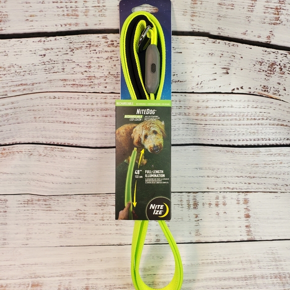 Nite Ize NiteDog USB Rechargeable LED Leash - Picture 1 of 5